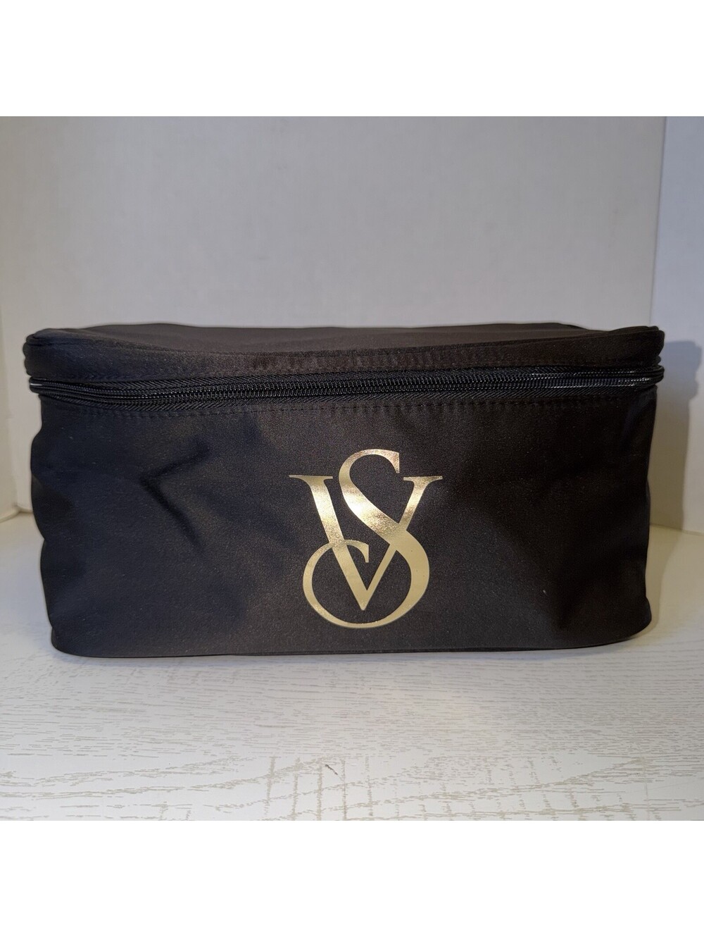 Victoria's Secret Black Travel Bra Case Gold Logo Pink Lining Zip Closure New